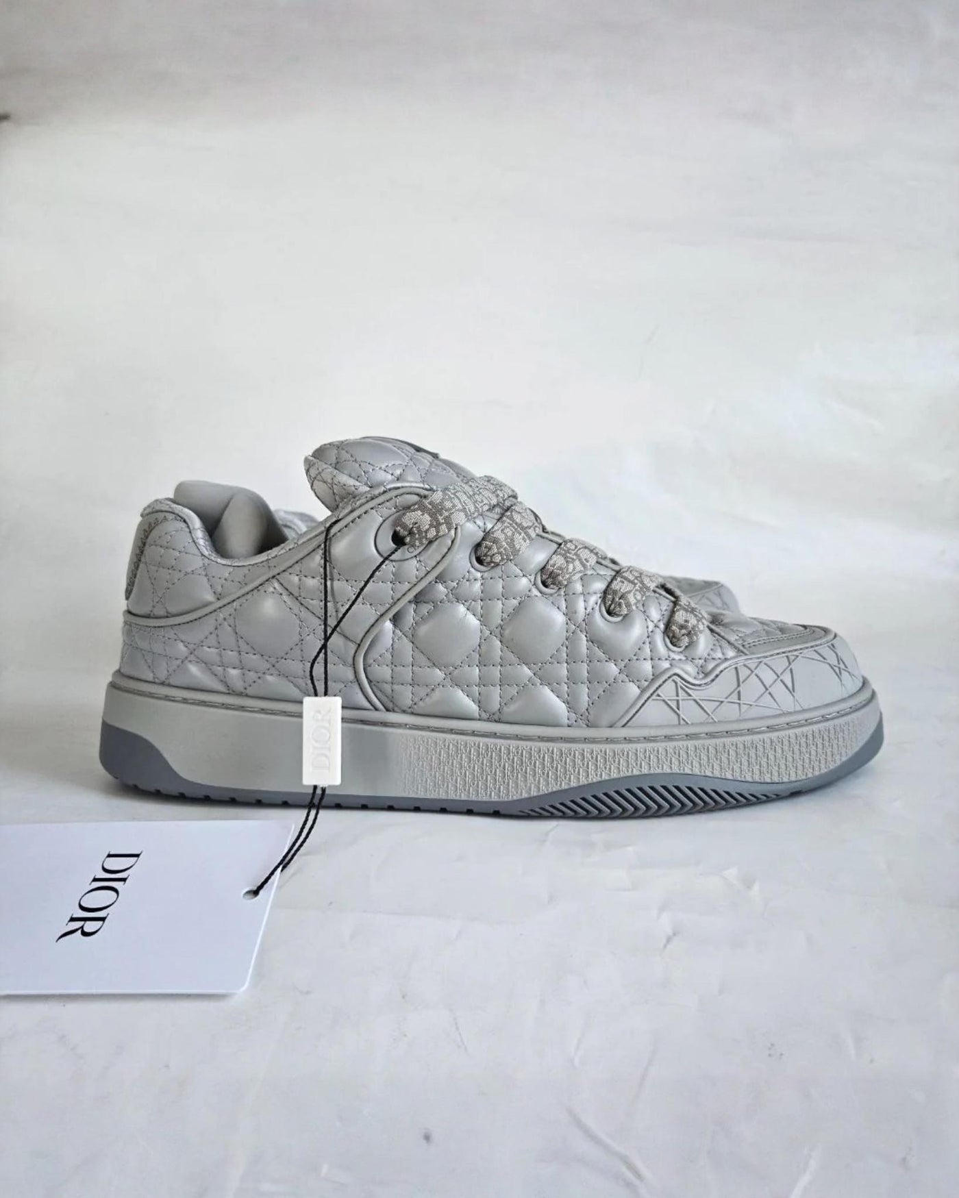 "B9" Sneaker