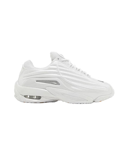 "Hot Step" Sneaker