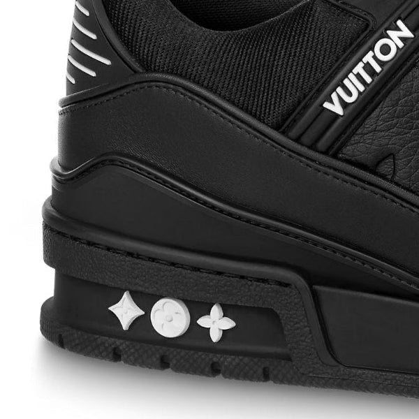 "LV" Trainer All Black
