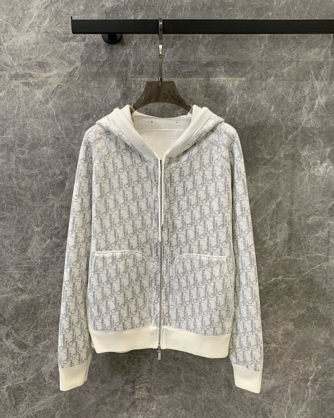 "Dio" Zipper Classic